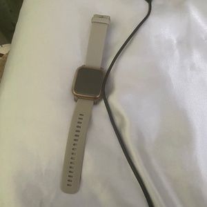 Like new Garmin Venu 2 music edition smart watch.